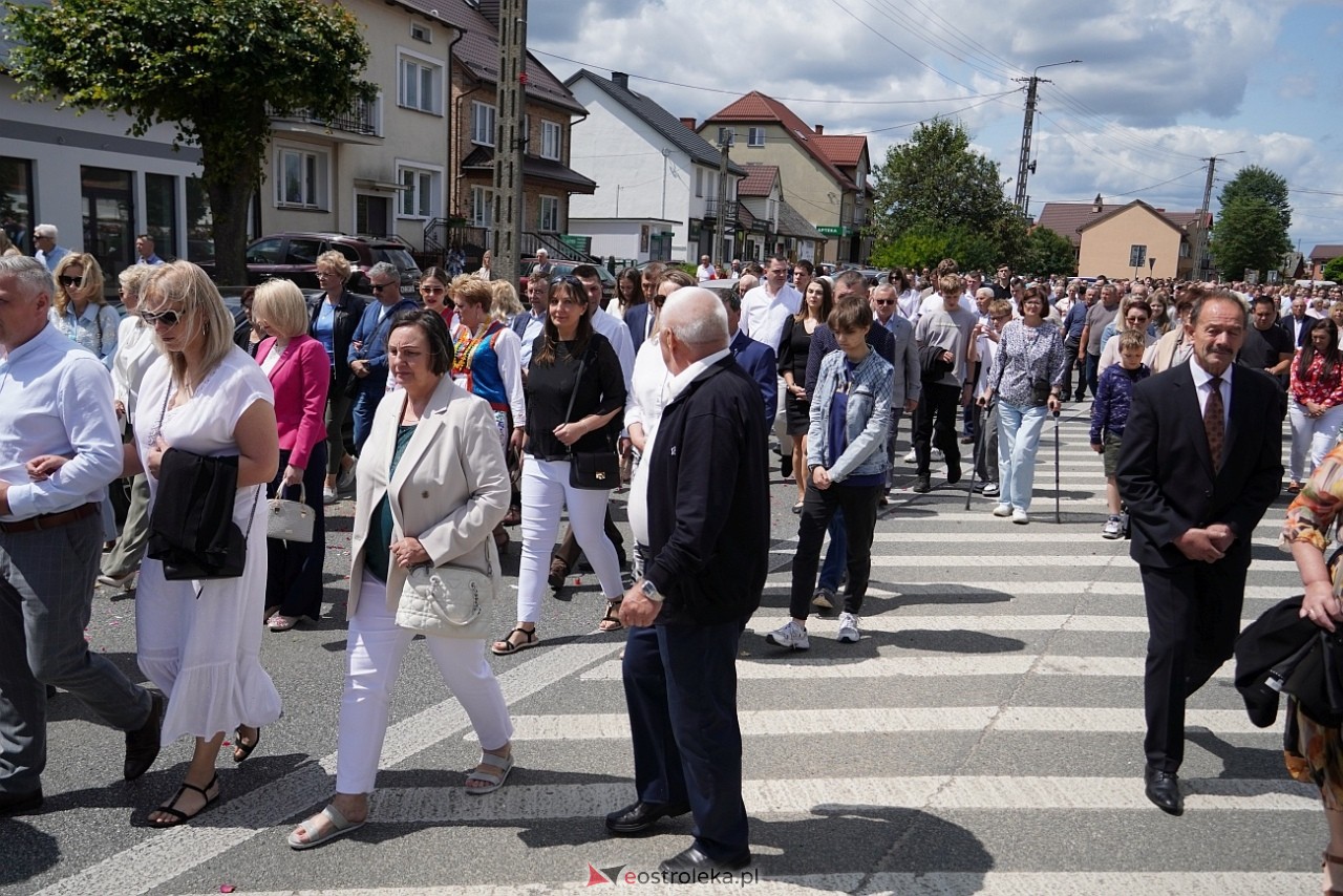 Kurpiowska procesja Bożego Ciała w Myszyńcu [19.06.2025] - zdjęcie #44 - eOstroleka.pl