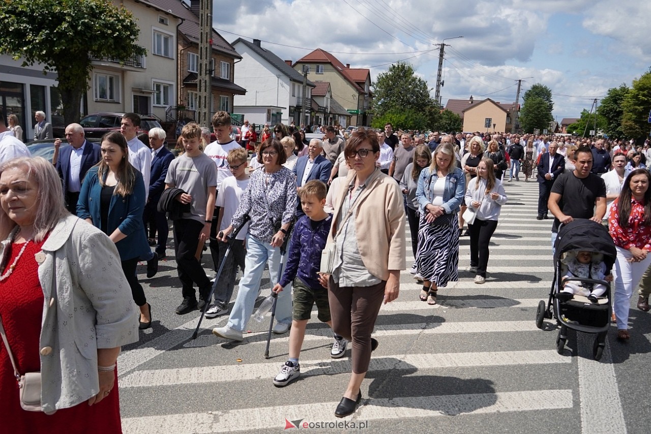 Kurpiowska procesja Bożego Ciała w Myszyńcu [19.06.2025] - zdjęcie #37 - eOstroleka.pl