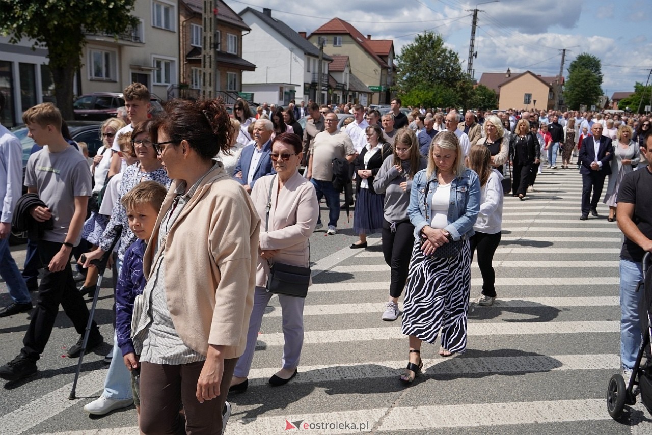 Kurpiowska procesja Bożego Ciała w Myszyńcu [19.06.2025] - zdjęcie #35 - eOstroleka.pl