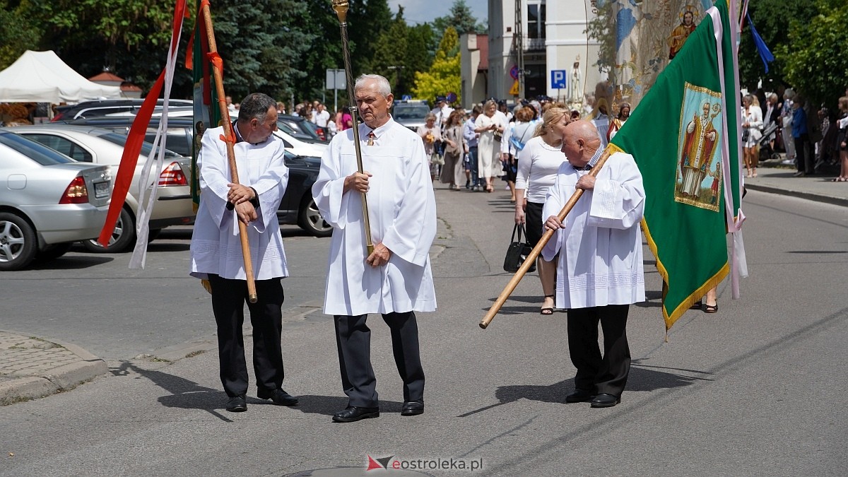 Procesja Bożego Ciała 2025 w kościele pw. Nawiedzenia NMP [19.06.2026] - zdjęcie #323 - eOstroleka.pl