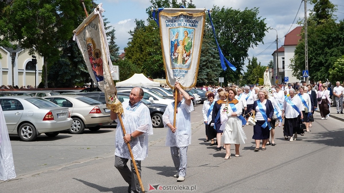 Procesja Bożego Ciała 2025 w kościele pw. Nawiedzenia NMP [19.06.2026] - zdjęcie #316 - eOstroleka.pl