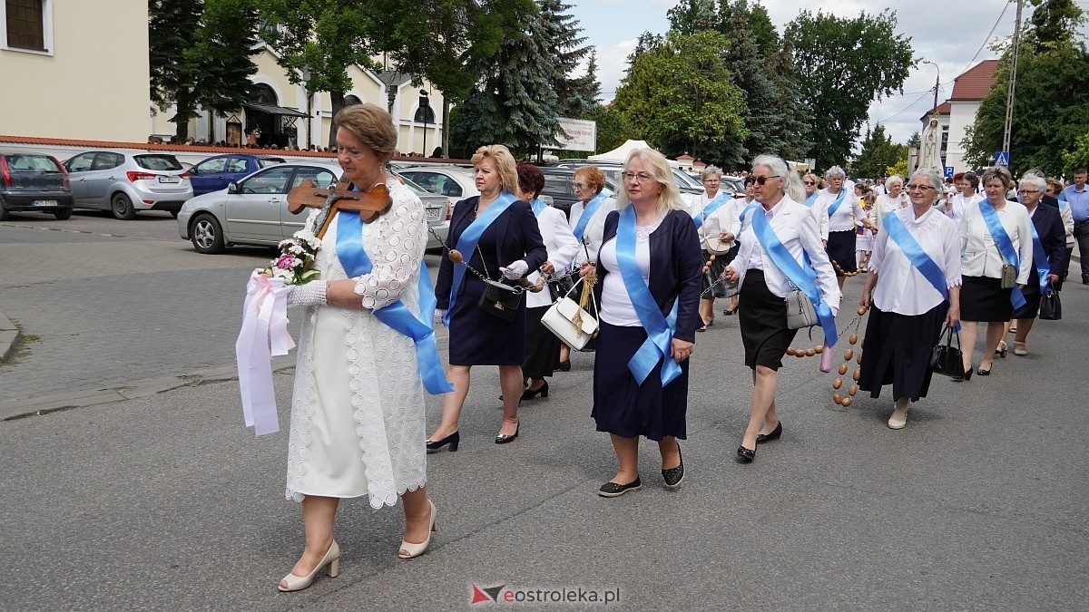 Procesja Bożego Ciała 2025 w kościele pw. Nawiedzenia NMP [19.06.2026] - zdjęcie #313 - eOstroleka.pl