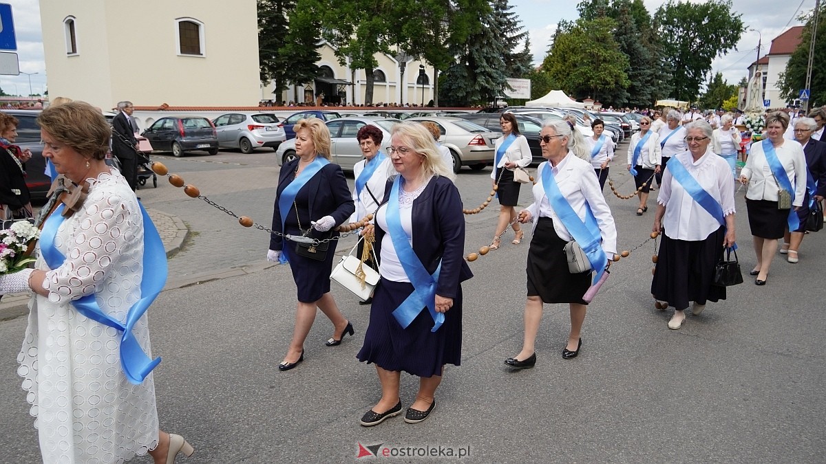 Procesja Bożego Ciała 2025 w kościele pw. Nawiedzenia NMP [19.06.2026] - zdjęcie #312 - eOstroleka.pl