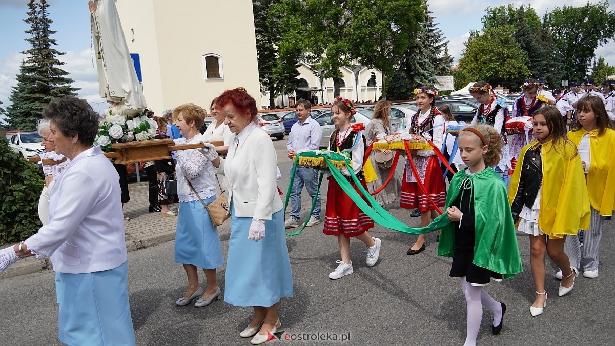 Procesja Bożego Ciała 2025 w kościele pw. Nawiedzenia NMP [19.06.2026] - zdjęcie #301 - eOstroleka.pl