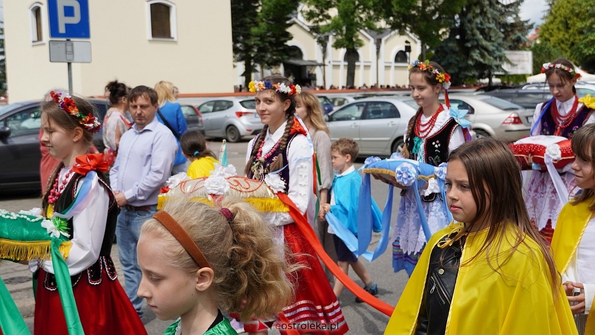 Procesja Bożego Ciała 2025 w kościele pw. Nawiedzenia NMP [19.06.2026] - zdjęcie #299 - eOstroleka.pl