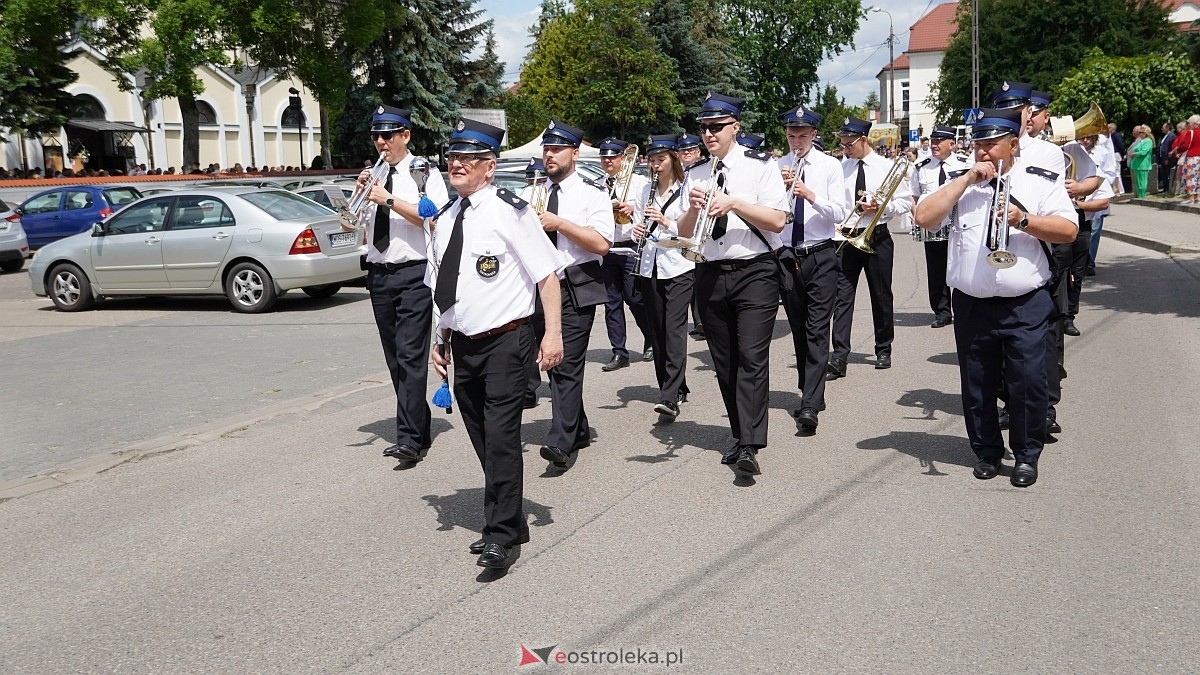 Procesja Bożego Ciała 2025 w kościele pw. Nawiedzenia NMP [19.06.2026] - zdjęcie #297 - eOstroleka.pl