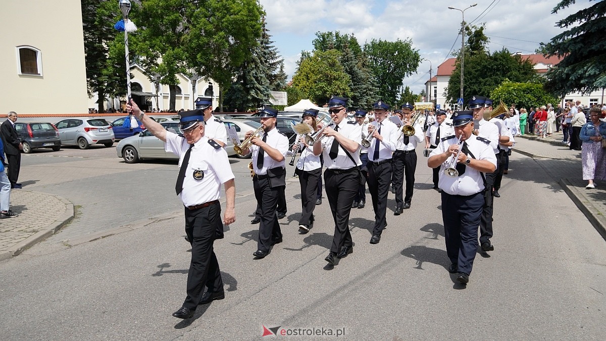 Procesja Bożego Ciała 2025 w kościele pw. Nawiedzenia NMP [19.06.2026] - zdjęcie #296 - eOstroleka.pl