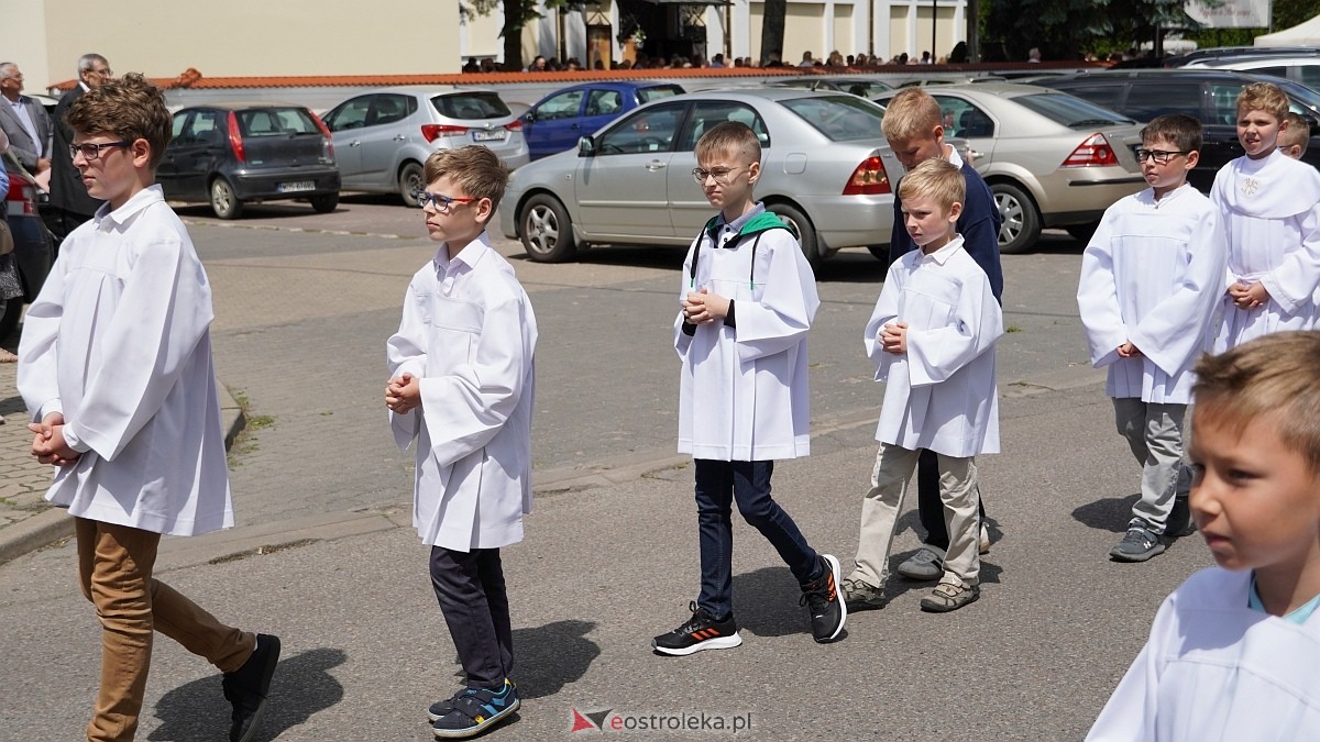 Procesja Bożego Ciała 2025 w kościele pw. Nawiedzenia NMP [19.06.2026] - zdjęcie #289 - eOstroleka.pl
