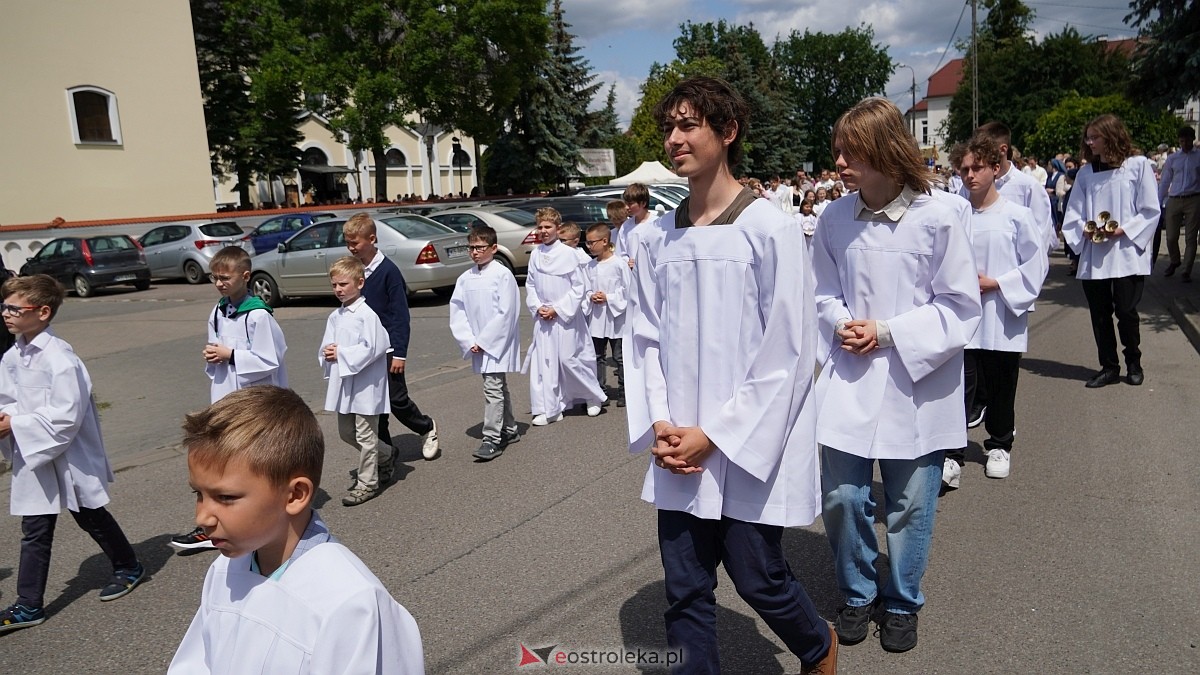 Procesja Bożego Ciała 2025 w kościele pw. Nawiedzenia NMP [19.06.2026] - zdjęcie #288 - eOstroleka.pl