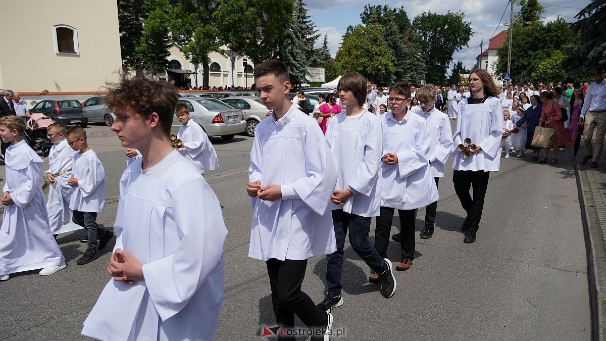 Procesja Bożego Ciała 2025 w kościele pw. Nawiedzenia NMP [19.06.2026] - zdjęcie #286 - eOstroleka.pl