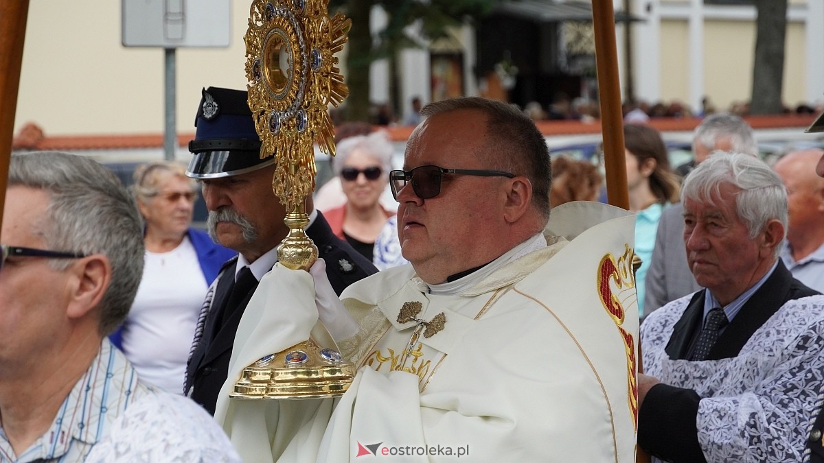 Procesja Bożego Ciała 2025 w kościele pw. Nawiedzenia NMP [19.06.2026] - zdjęcie #275 - eOstroleka.pl