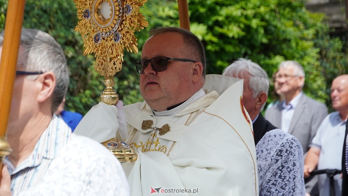 Procesja Bożego Ciała 2025 w kościele pw. Nawiedzenia NMP [19.06.2026] - zdjęcie #269 - eOstroleka.pl