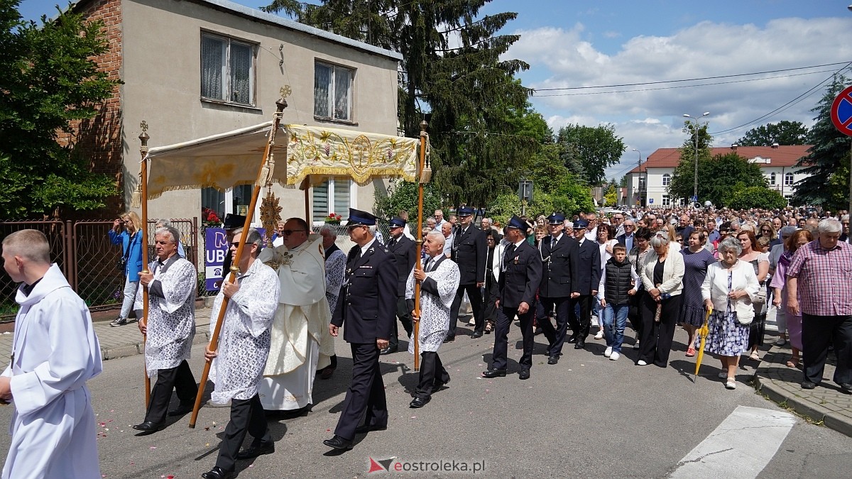 Procesja Bożego Ciała 2025 w kościele pw. Nawiedzenia NMP [19.06.2026] - zdjęcie #263 - eOstroleka.pl