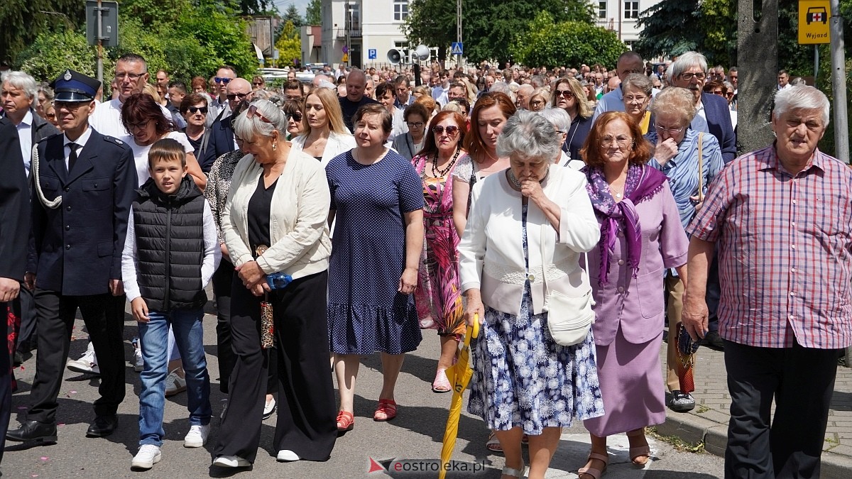 Procesja Bożego Ciała 2025 w kościele pw. Nawiedzenia NMP [19.06.2026] - zdjęcie #257 - eOstroleka.pl
