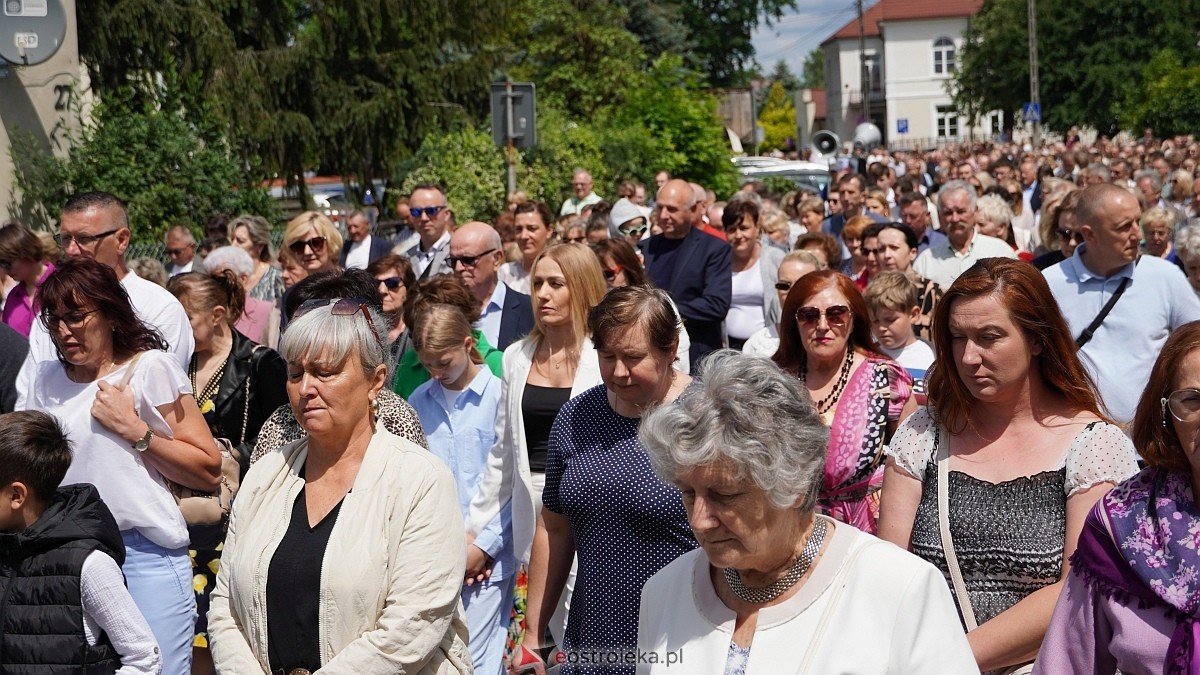 Procesja Bożego Ciała 2025 w kościele pw. Nawiedzenia NMP [19.06.2026] - zdjęcie #270 - eOstroleka.pl