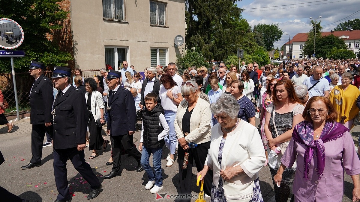 Procesja Bożego Ciała 2025 w kościele pw. Nawiedzenia NMP [19.06.2026] - zdjęcie #268 - eOstroleka.pl