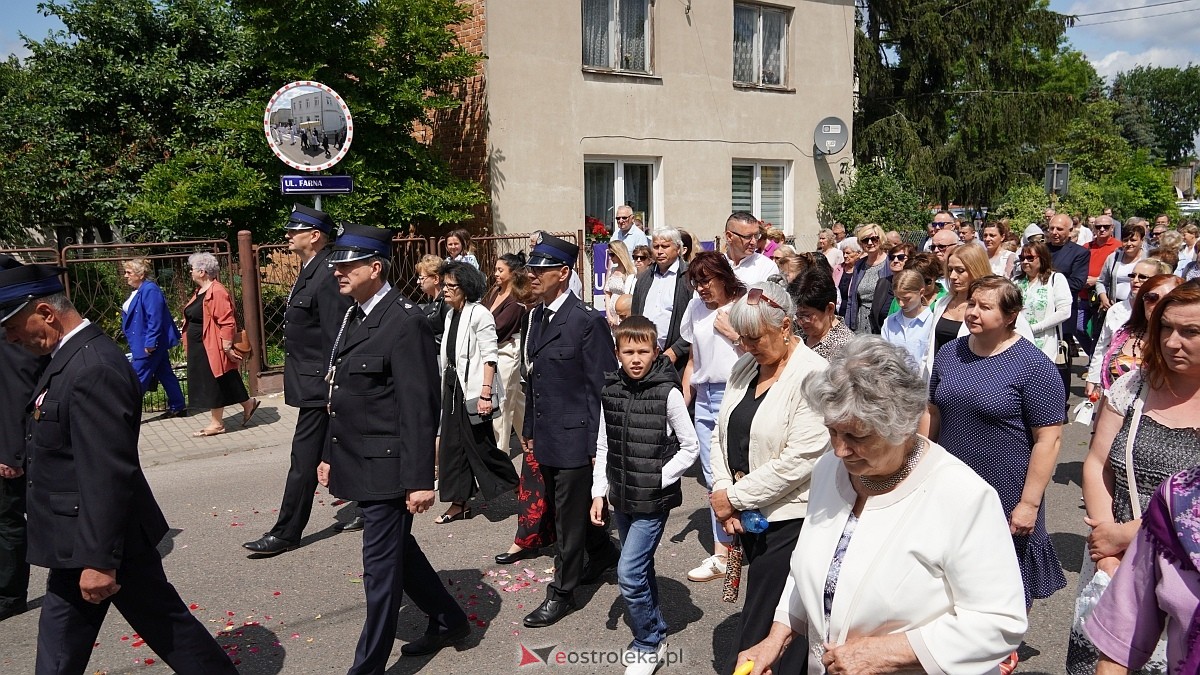 Procesja Bożego Ciała 2025 w kościele pw. Nawiedzenia NMP [19.06.2026] - zdjęcie #266 - eOstroleka.pl