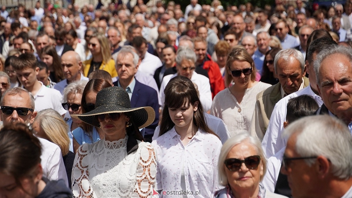 Procesja Bożego Ciała 2025 w kościele pw. Nawiedzenia NMP [19.06.2026] - zdjęcie #245 - eOstroleka.pl
