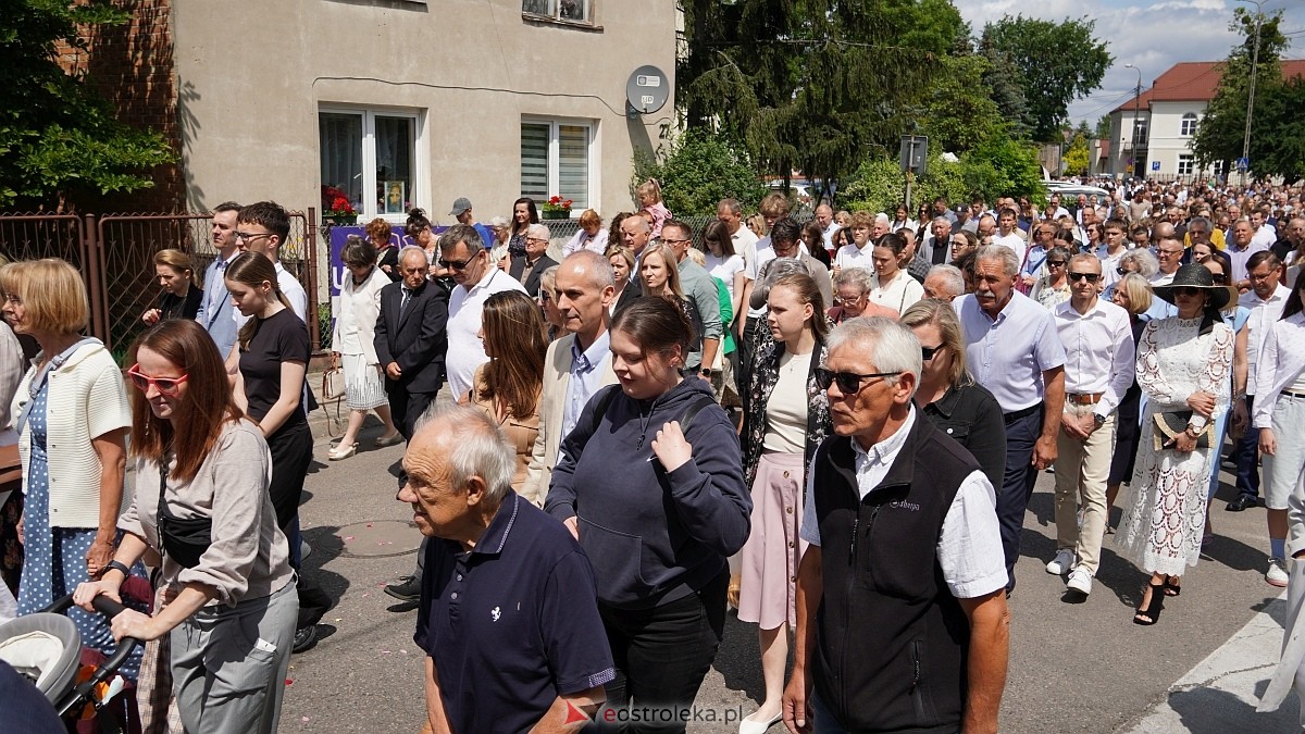 Procesja Bożego Ciała 2025 w kościele pw. Nawiedzenia NMP [19.06.2026] - zdjęcie #241 - eOstroleka.pl