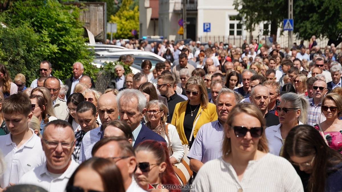 Procesja Bożego Ciała 2025 w kościele pw. Nawiedzenia NMP [19.06.2026] - zdjęcie #236 - eOstroleka.pl