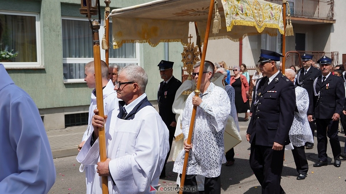 Procesja Bożego Ciała 2025 w kościele pw. Nawiedzenia NMP [19.06.2026] - zdjęcie #226 - eOstroleka.pl