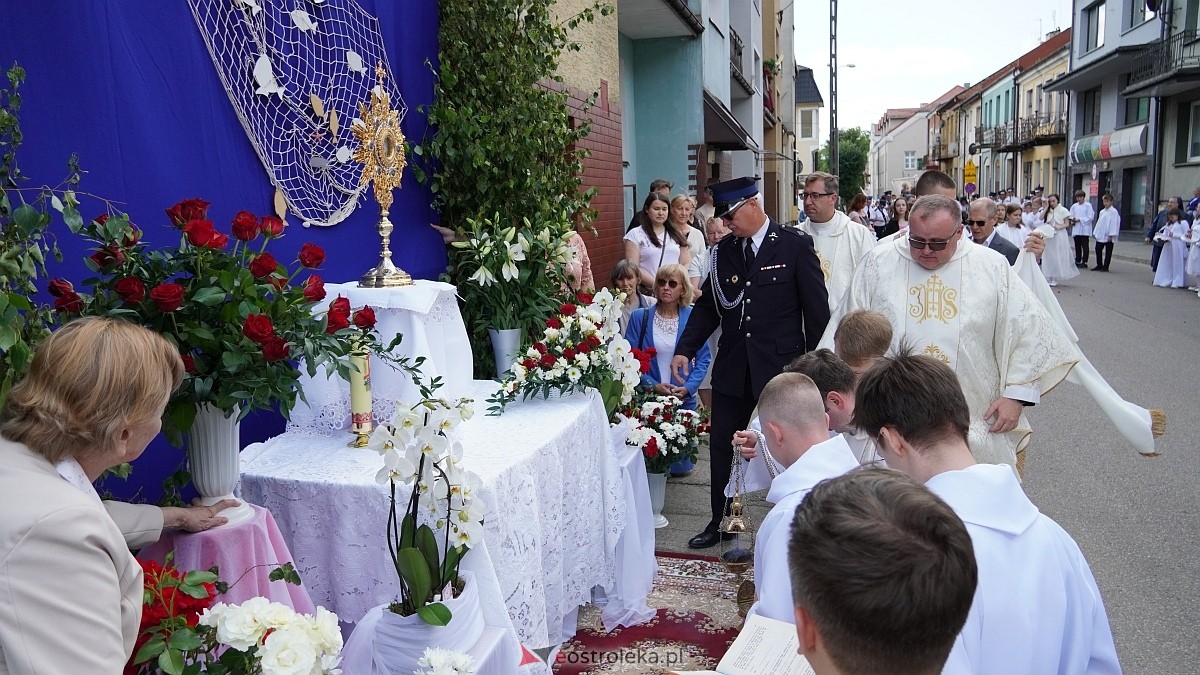 Procesja Bożego Ciała 2025 w kościele pw. Nawiedzenia NMP [19.06.2026] - zdjęcie #222 - eOstroleka.pl