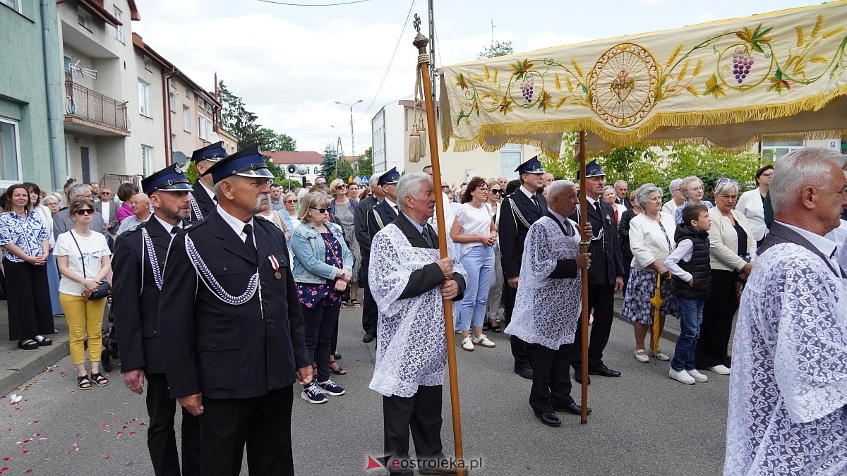 Procesja Bożego Ciała 2025 w kościele pw. Nawiedzenia NMP [19.06.2026] - zdjęcie #215 - eOstroleka.pl