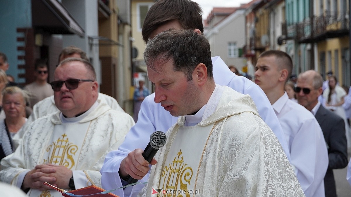 Procesja Bożego Ciała 2025 w kościele pw. Nawiedzenia NMP [19.06.2026] - zdjęcie #213 - eOstroleka.pl