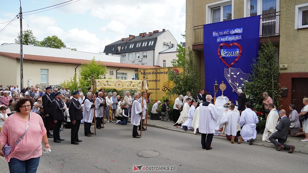 Procesja Bożego Ciała 2025 w kościele pw. Nawiedzenia NMP [19.06.2026] - zdjęcie #210 - eOstroleka.pl