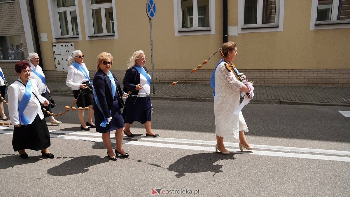 Procesja Bożego Ciała 2025 w kościele pw. Nawiedzenia NMP [19.06.2026] - zdjęcie #195 - eOstroleka.pl
