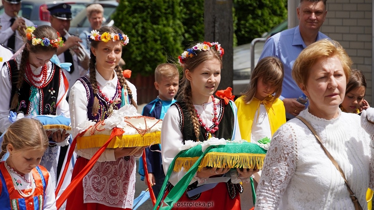 Procesja Bożego Ciała 2025 w kościele pw. Nawiedzenia NMP [19.06.2026] - zdjęcie #187 - eOstroleka.pl