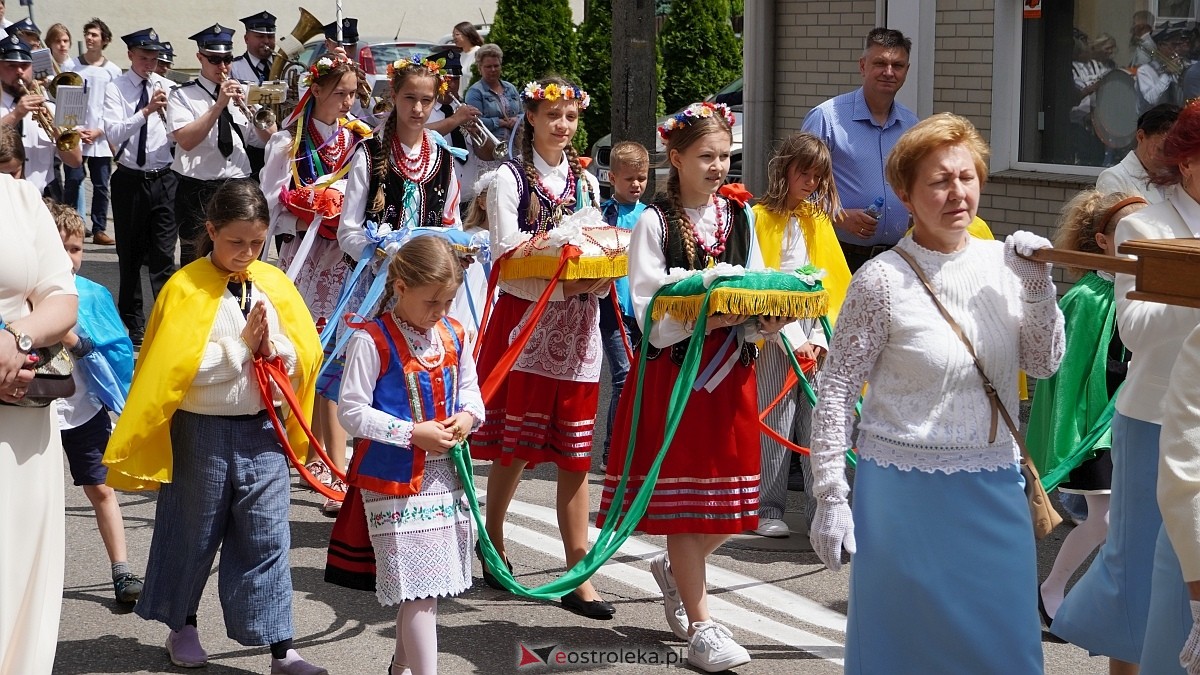 Procesja Bożego Ciała 2025 w kościele pw. Nawiedzenia NMP [19.06.2026] - zdjęcie #186 - eOstroleka.pl