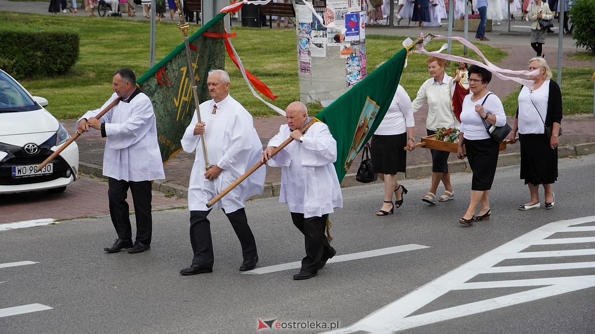 Procesja Bożego Ciała 2025 w kościele pw. Nawiedzenia NMP [19.06.2026] - zdjęcie #182 - eOstroleka.pl