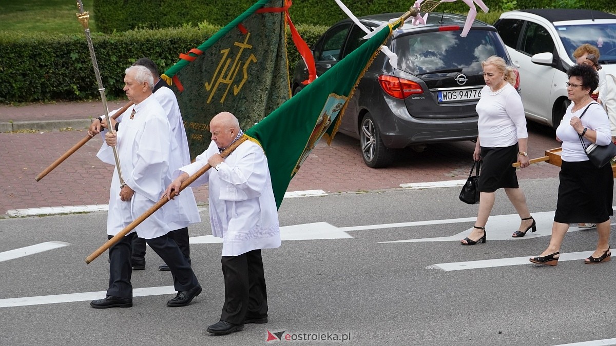 Procesja Bożego Ciała 2025 w kościele pw. Nawiedzenia NMP [19.06.2026] - zdjęcie #176 - eOstroleka.pl