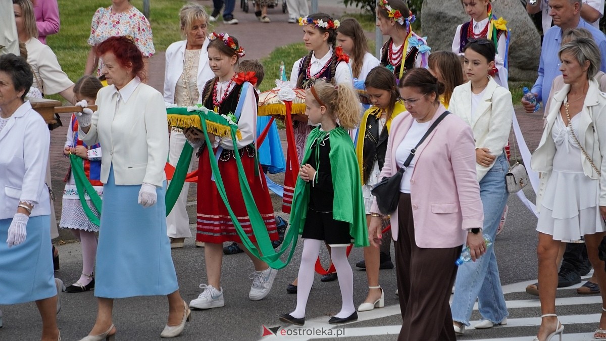 Procesja Bożego Ciała 2025 w kościele pw. Nawiedzenia NMP [19.06.2026] - zdjęcie #173 - eOstroleka.pl