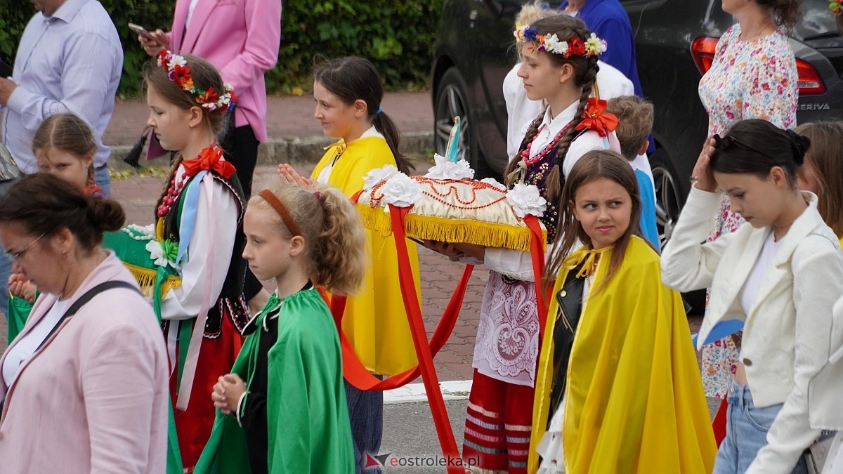 Procesja Bożego Ciała 2025 w kościele pw. Nawiedzenia NMP [19.06.2026] - zdjęcie #164 - eOstroleka.pl