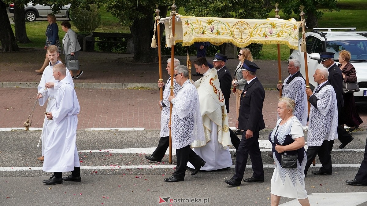 Procesja Bożego Ciała 2025 w kościele pw. Nawiedzenia NMP [19.06.2026] - zdjęcie #132 - eOstroleka.pl