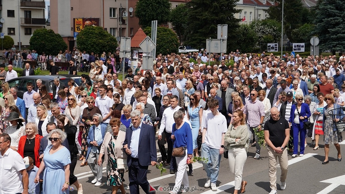 Procesja Bożego Ciała 2025 w kościele pw. Nawiedzenia NMP [19.06.2026] - zdjęcie #115 - eOstroleka.pl
