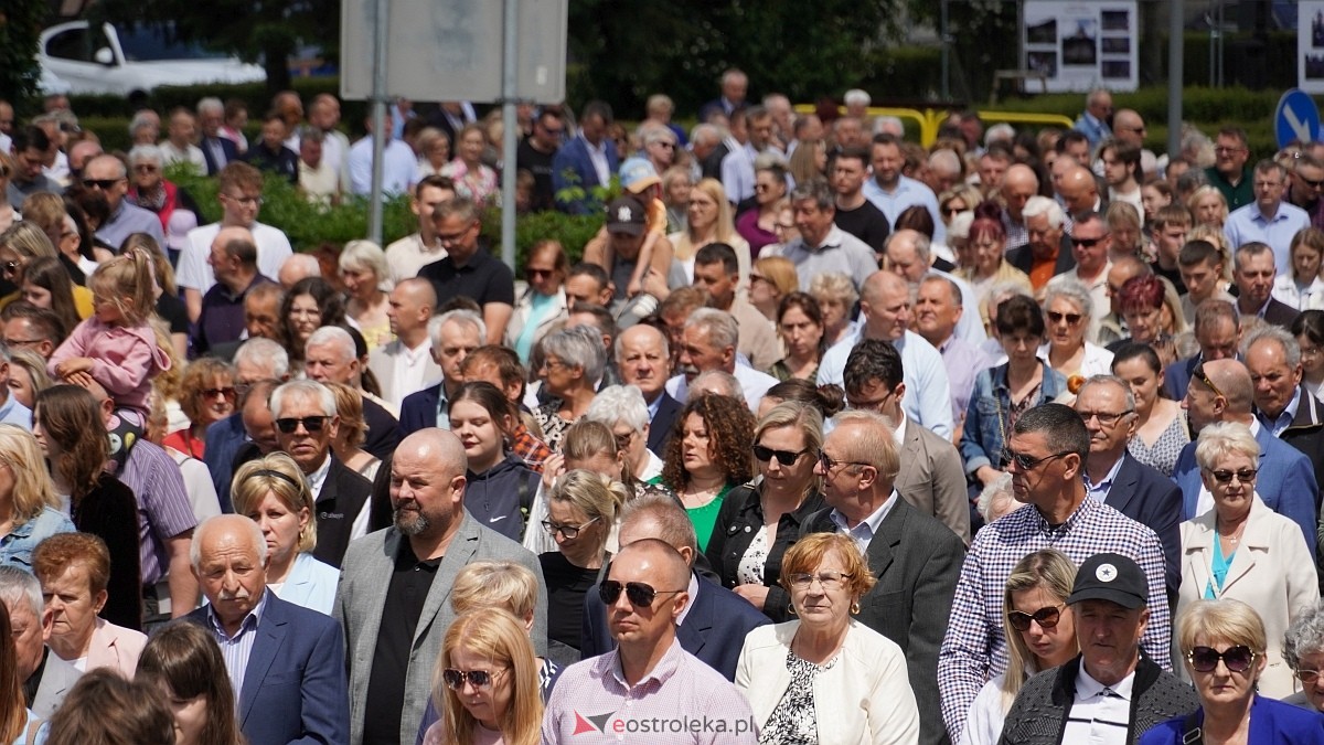 Procesja Bożego Ciała 2025 w kościele pw. Nawiedzenia NMP [19.06.2026] - zdjęcie #114 - eOstroleka.pl