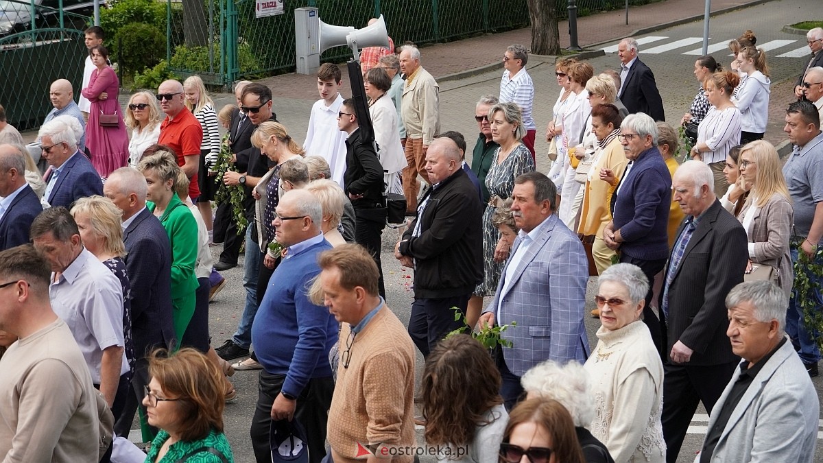 Procesja Bożego Ciała 2025 w kościele pw. Nawiedzenia NMP [19.06.2026] - zdjęcie #107 - eOstroleka.pl