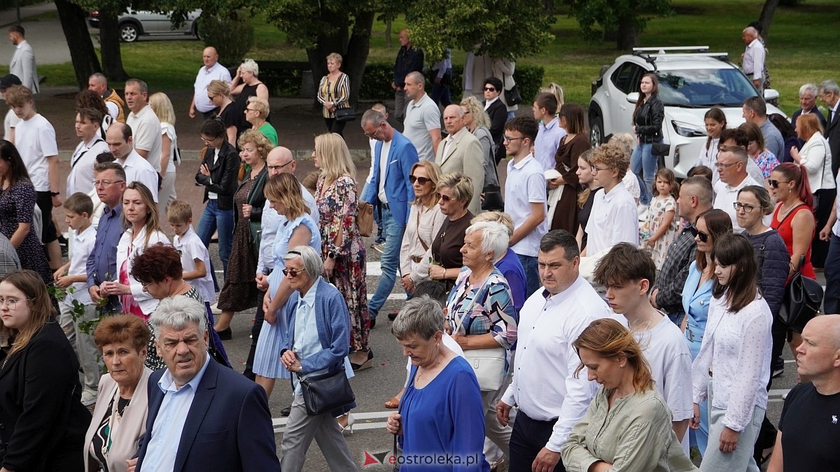 Procesja Bożego Ciała 2025 w kościele pw. Nawiedzenia NMP [19.06.2026] - zdjęcie #97 - eOstroleka.pl