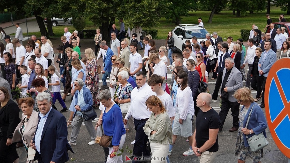 Procesja Bożego Ciała 2025 w kościele pw. Nawiedzenia NMP [19.06.2026] - zdjęcie #96 - eOstroleka.pl