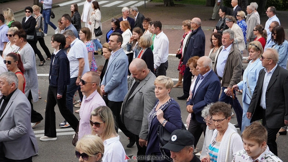 Procesja Bożego Ciała 2025 w kościele pw. Nawiedzenia NMP [19.06.2026] - zdjęcie #84 - eOstroleka.pl