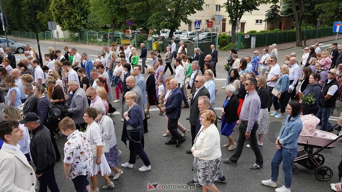 Procesja Bożego Ciała 2025 w kościele pw. Nawiedzenia NMP [19.06.2026] - zdjęcie #73 - eOstroleka.pl