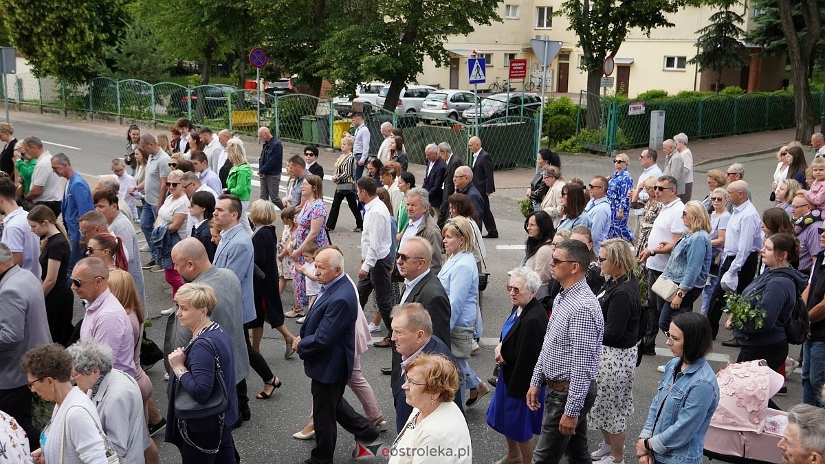 Procesja Bożego Ciała 2025 w kościele pw. Nawiedzenia NMP [19.06.2026] - zdjęcie #72 - eOstroleka.pl