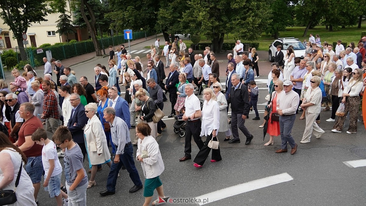 Procesja Bożego Ciała 2025 w kościele pw. Nawiedzenia NMP [19.06.2026] - zdjęcie #68 - eOstroleka.pl