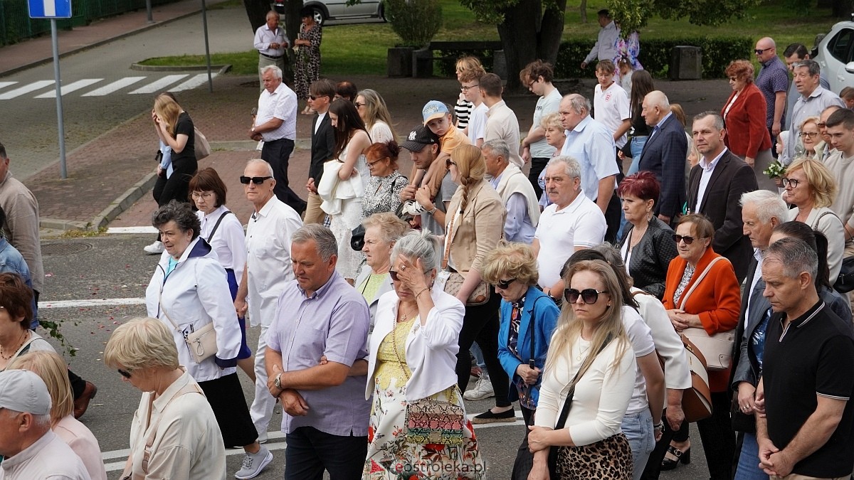 Procesja Bożego Ciała 2025 w kościele pw. Nawiedzenia NMP [19.06.2026] - zdjęcie #60 - eOstroleka.pl