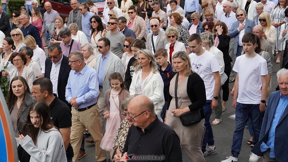 Procesja Bożego Ciała 2025 w kościele pw. Nawiedzenia NMP [19.06.2026] - zdjęcie #59 - eOstroleka.pl