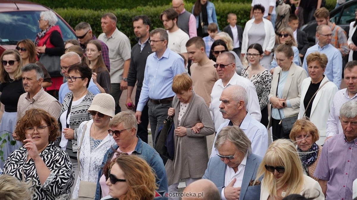 Procesja Bożego Ciała 2025 w kościele pw. Nawiedzenia NMP [19.06.2026] - zdjęcie #55 - eOstroleka.pl