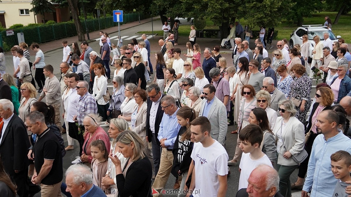 Procesja Bożego Ciała 2025 w kościele pw. Nawiedzenia NMP [19.06.2026] - zdjęcie #51 - eOstroleka.pl